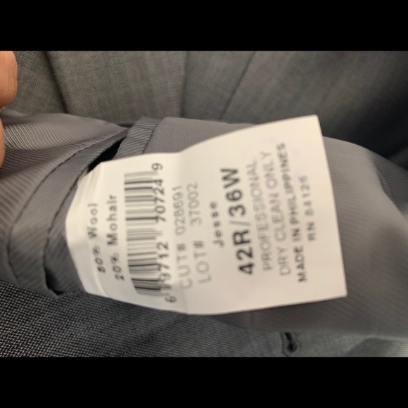 Gray Suit (Jacket/Pants)-Bernard Altmann Couture - Picture 4 of 8